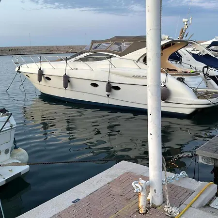 Boat 보트호텔 바리